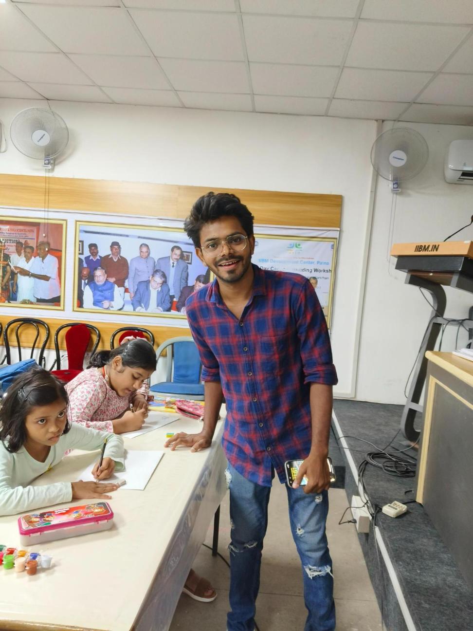Rahul Soni Conducts “All Can Sketch” Workshop for PGDM, BBA, BCA & MAMC Students at IIBM and ZHI Patna